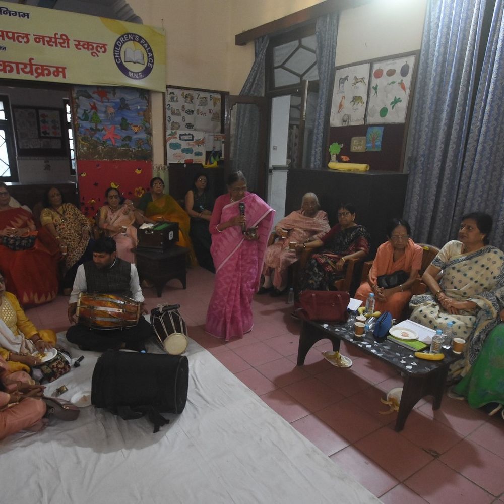 लखनऊ विमेंस एसोसिएशन की भजन संध्या:हिंदू नववर्ष और चैत्र नवरात्रि के उपलक्ष्य में भक्तिमय माहौल