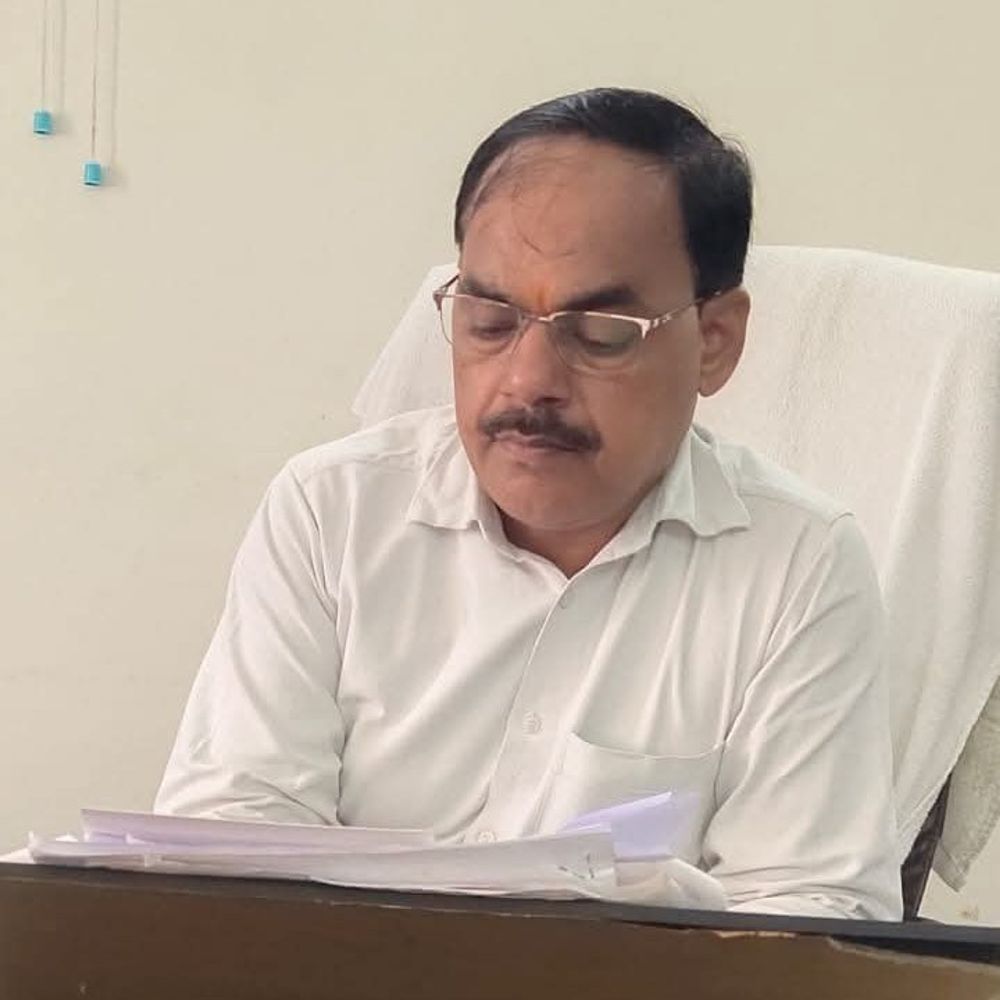 नाबालिग को मां की जगह आरोपी को सौंप दिया:बाल कल्याण समिति ने कप्तानगंज थानाध्यक्ष को तलब कर मांगा जवाब