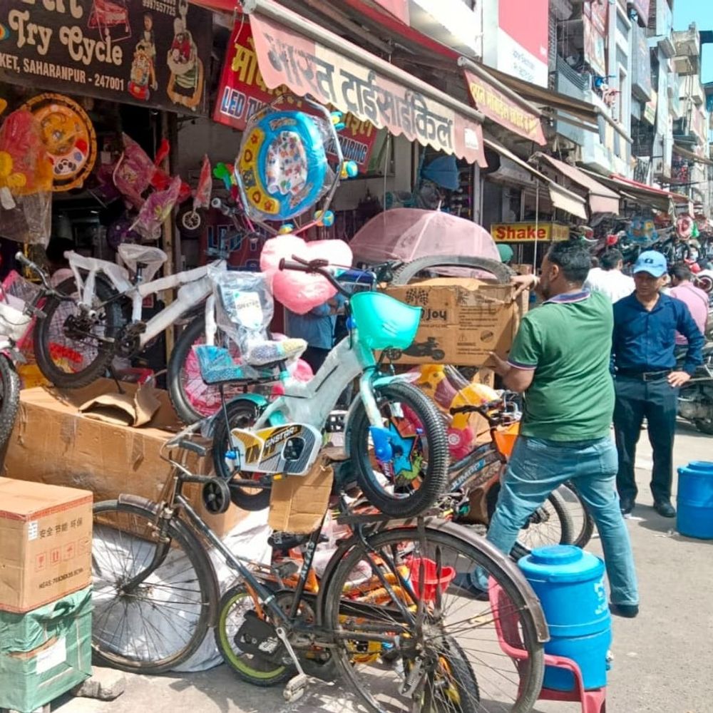 सहारनपुर में 50 दुकानों से अतिक्रमण हटा:नगर निगम ने 11 हजार जुर्माना वसूला, शिकायतों पर कार्रवाई