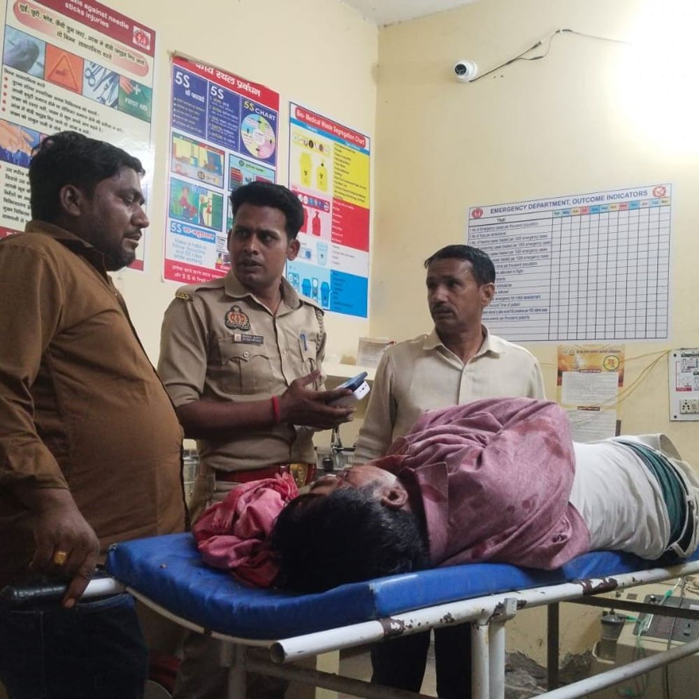 औरैया में सड़क हादसे में व्यक्ति की मौत:मंदिर से लौटते समय तेज रफ्तार बाइक ने मारी टक्कर