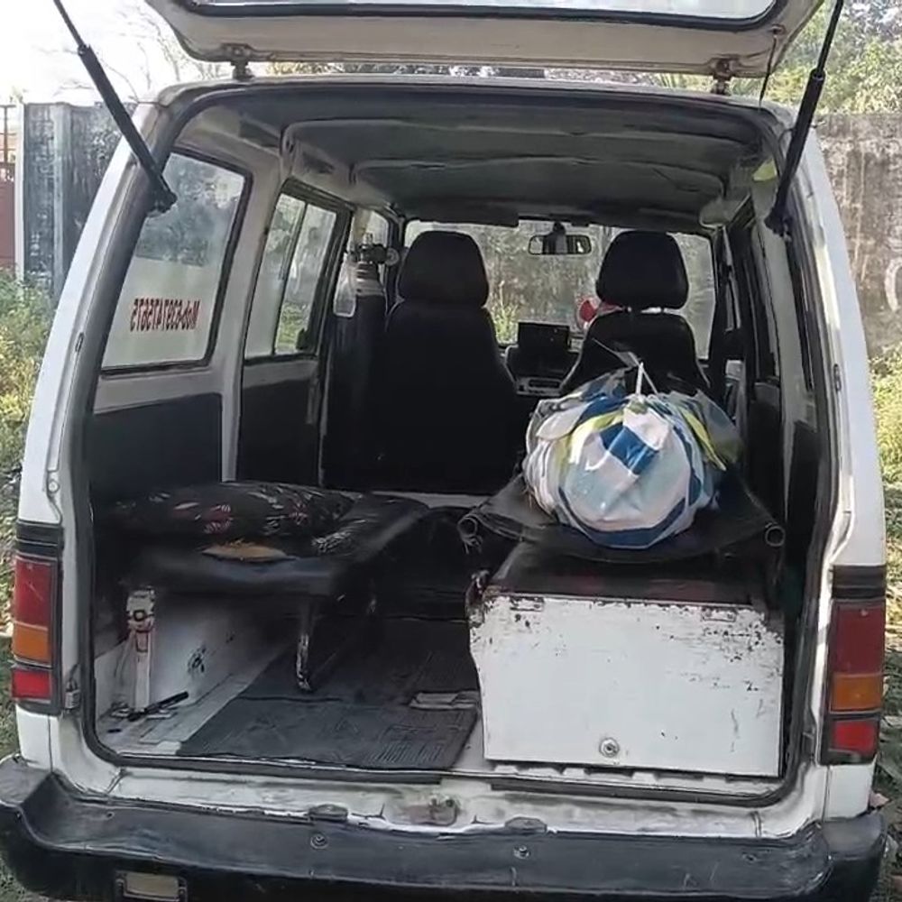 पीलीभीत में पेड़ से लटका मिला शव:रामलीला मैदान में मिला शव, शाम को घर से निकले फिर नहीं लौटे