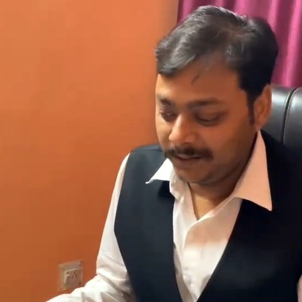 फर्रुखाबाद में सैनिक से ऑनलाइन ठगी:मुख्य न्यायिक मजिस्ट्रेट कोर्ट में परिवाद, बैंक ने शिकायत पर कार्रवाई नहीं की