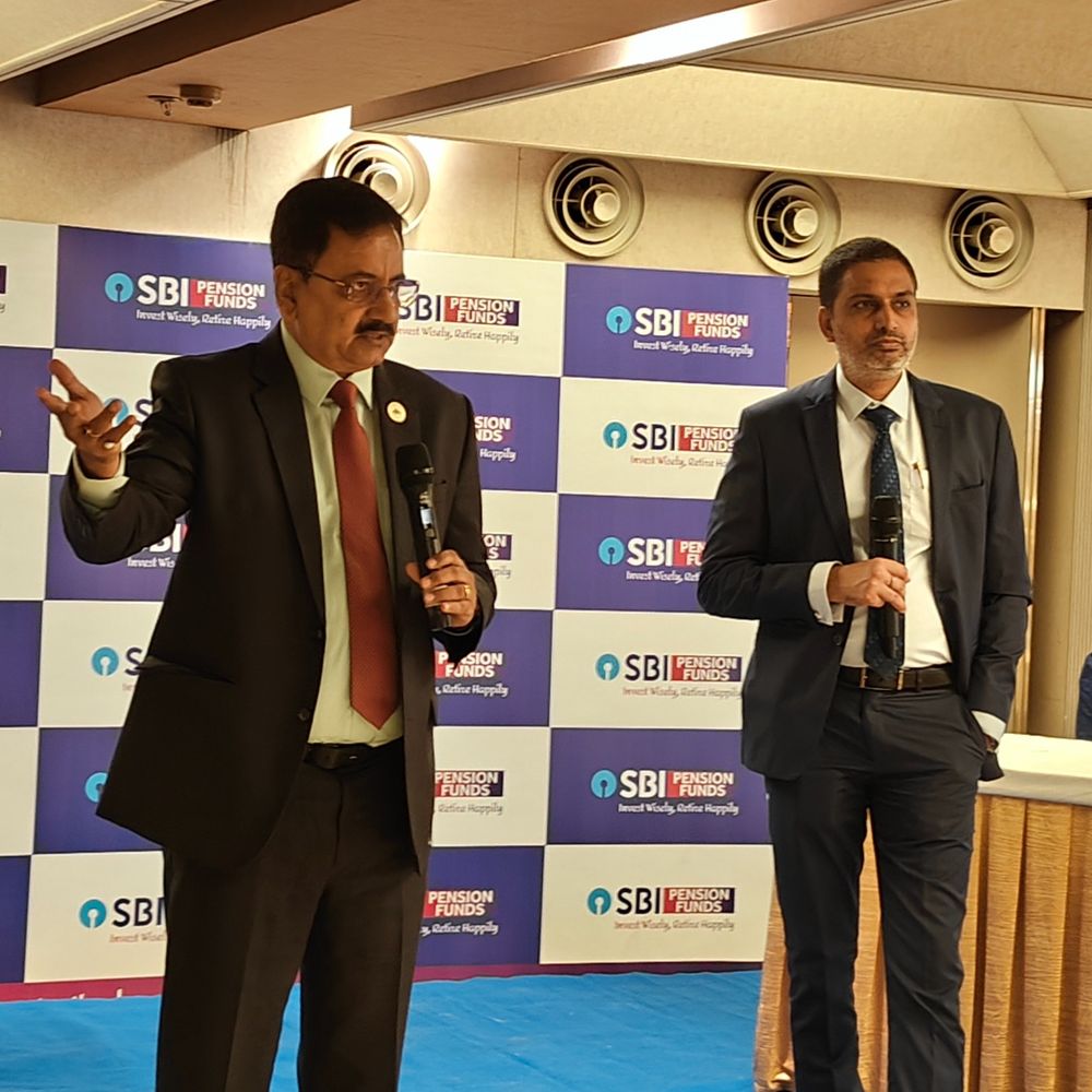 लखनऊ में नेशनल पेंशन सिस्टम पर चर्चा:SBI ने फ्यूचर प्लानिंग के लिए NPS को बताया महत्वपूर्ण, एक्सपर्ट बोले- परिवार के लिए अहम