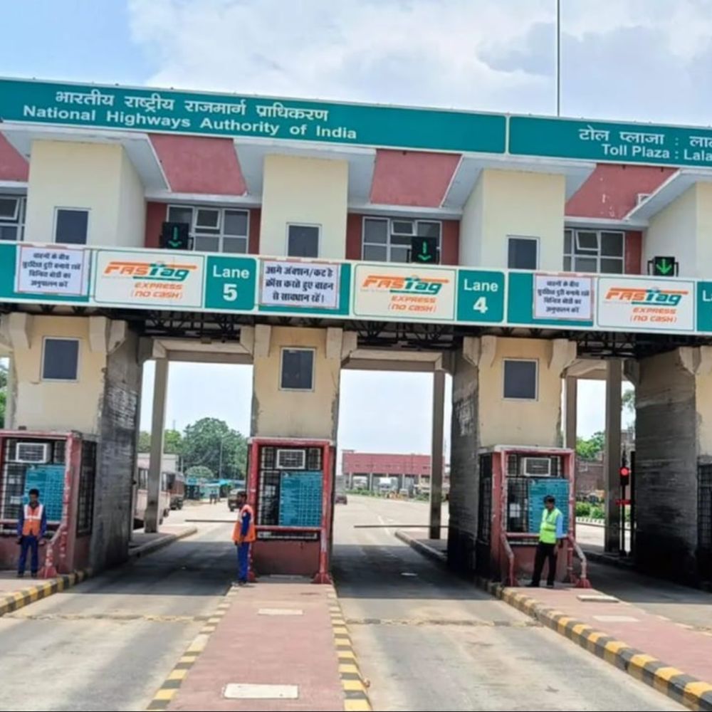 31 मार्च से महंगा होगा दिल्ली- मेरठ एक्सप्रेसवे का सफर:हल्के और भारी वाहनों के टोल शुल्क में 5 रुपये से लेकर 45 रुपये तक बढोतरी