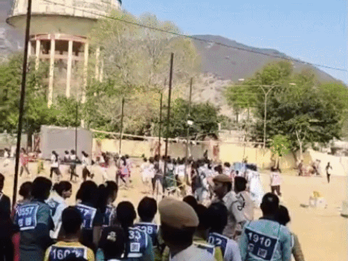 30 प्रतिशत महिला बन जाएंगी होमगार्ड:पूरे अलवर जिले से 786 अभ्यर्थी दौड़ में पहुंची, 100 में से 40 पास हो रही