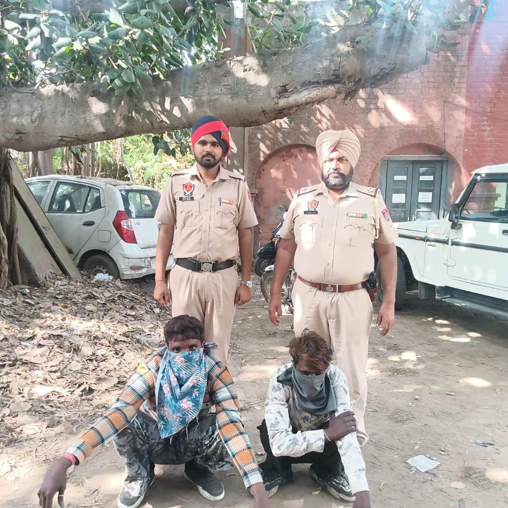 मोगा में लूट के दो आरोपी गिरफ्तार:  बिना नंबर की बाइक बरामद, एक पर पहले से दर्ज हैं केस, तरनतारन के रहने वाले – Moga News