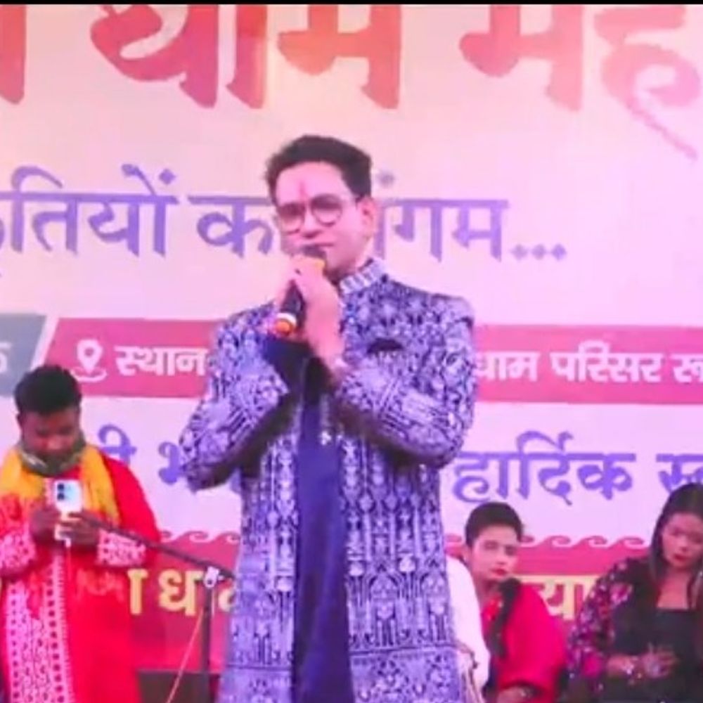 निरहुआ ने कामाख्या धाम महोत्सव में भजन गाए:2027 में रामचंद्र यादव को विधायक बनाने की अपील की, महोत्सव में उमड़ी भीड़