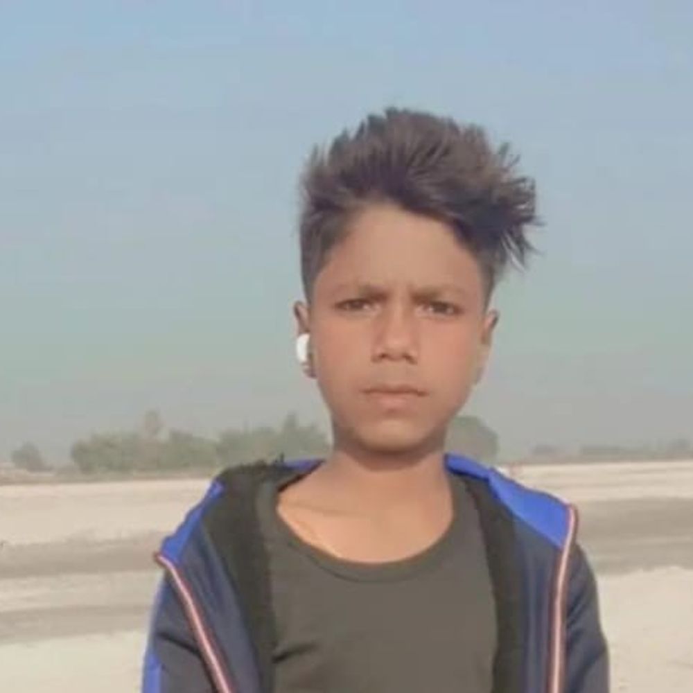 गोरखपुर में सरयू नदी में डूबे किशोर का शव बरामद:गोला के देवई-पीपर में 36 घंटे बाद बरामद, एसडीआरएफ ने चलाया था अभियान