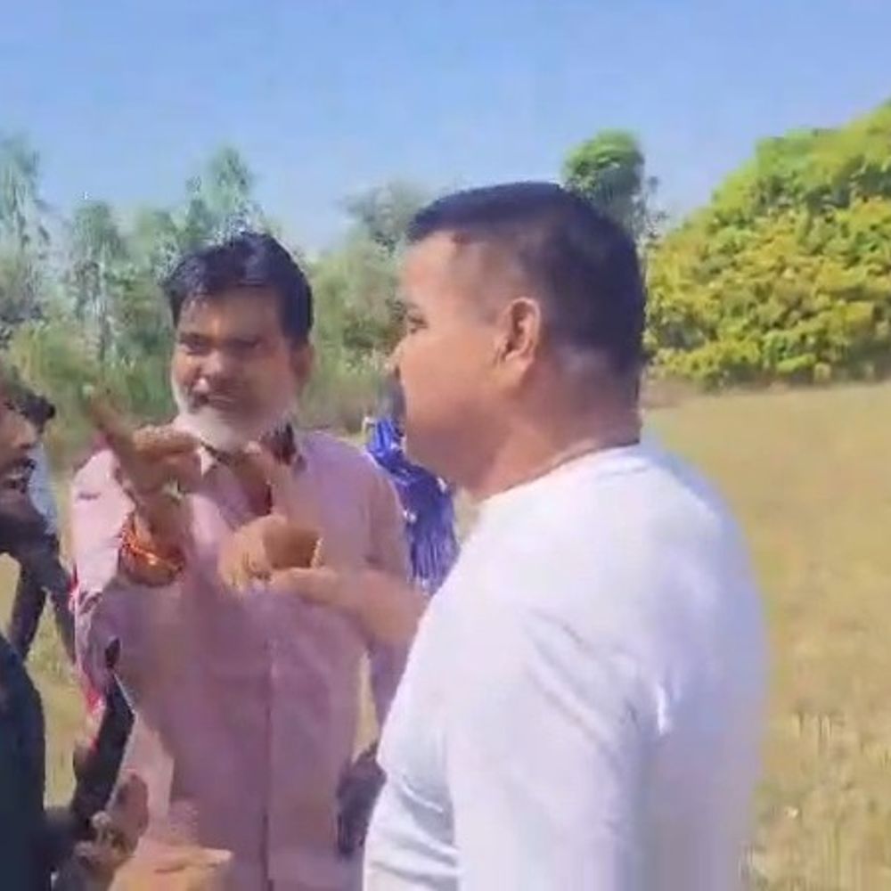 उन्नाव में फसल कटाई पर विवाद, VIDEO:दो पक्षों में जमकर मारपीट, कई लोग घायल, दोनों पक्षों से पुलिस को शिकायत