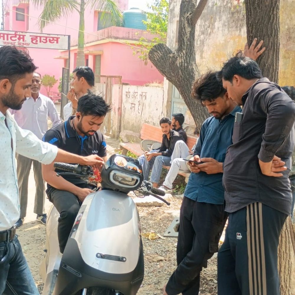 बिजनौर में सड़क हादसे में युवक की मौत:अज्ञात वाहन की टक्कर से बाइक सवार ने गंवाई जान
