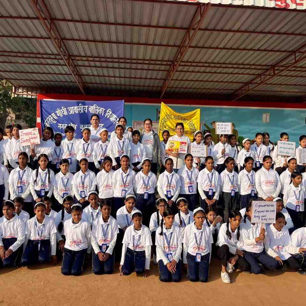 बुलंदशहर में 'रन फॉर एम्पावरमेंट' मैराथन आयोजित:छात्राओं और महिला पुलिसकर्मियों ने दिया सशक्तिकरण का संदेश