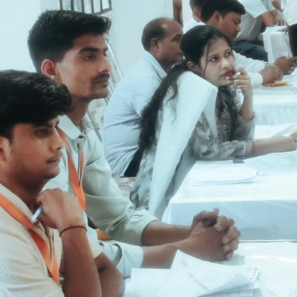 रोजगार मेले में 112 अभ्यर्थियों को मिले जॉब ऑफर:हरदोई में लगा एक दिवसीय मेला, 7 कंपनियों ने लिया साक्षात्कार