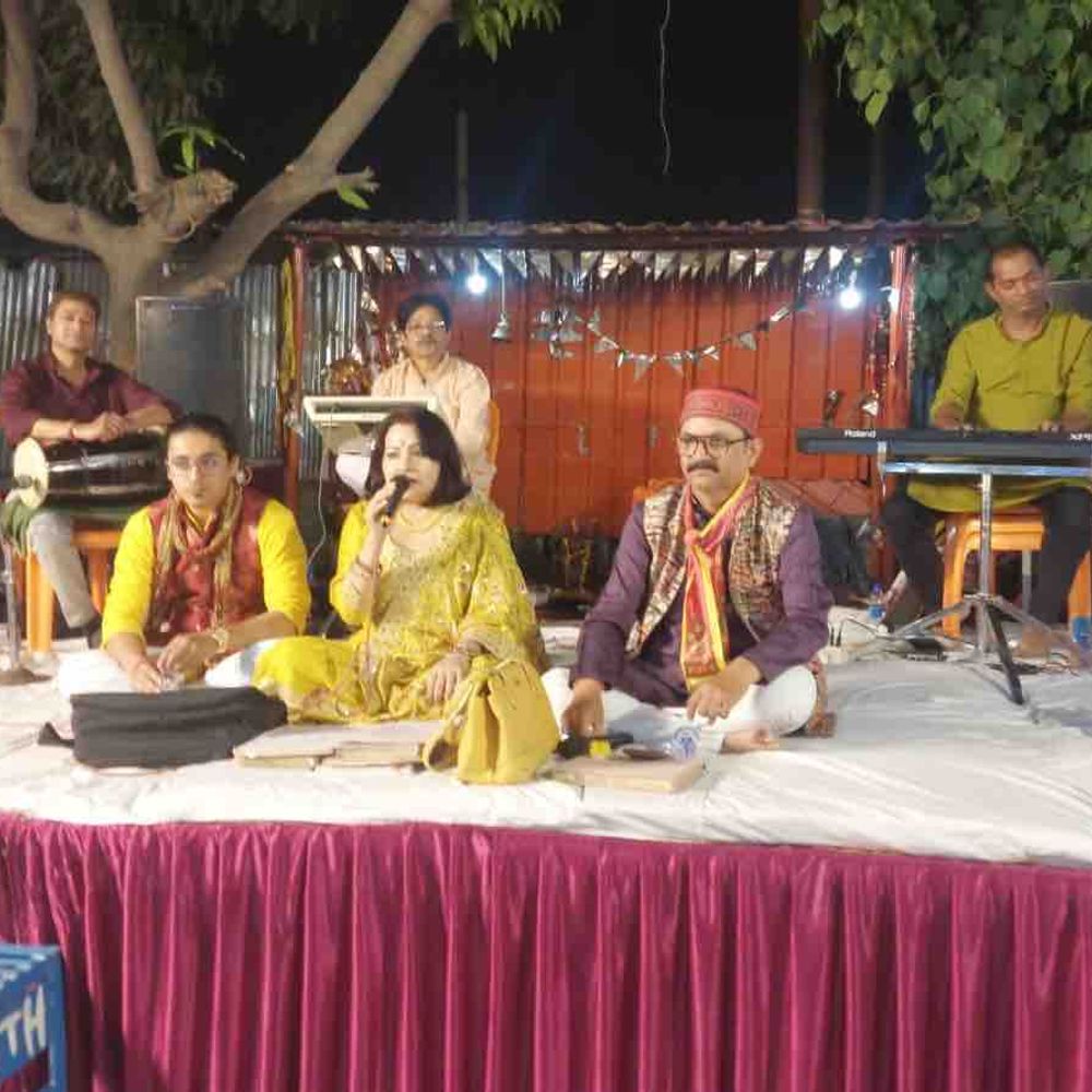 गोरखपुर के बालाजी मंदिर में हुआ अष्टमी पर जगराता:चेता सिंह के भजनों पर झूमे श्रद्धालु, हजारों ने लिया प्रसाद