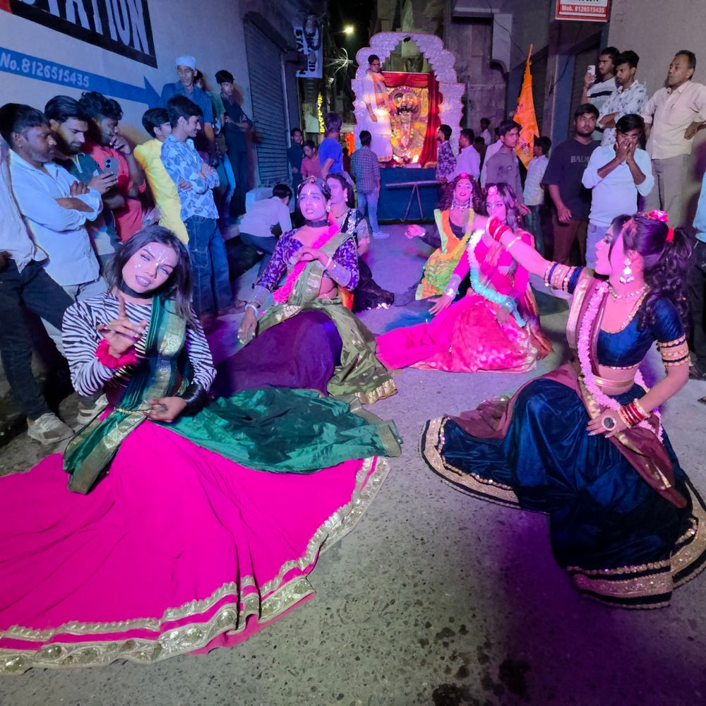 10 तस्वीरों में देखें संभल की रामनवमी शोभायात्रा:बांके बिहारी की झांकी, मां काली अखाड़ा और राधाकृष्ण रास आकर्षण का केंद्र रहा