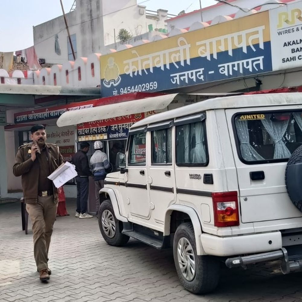 बागपत में की सड़क हादसे में महिला की मौत:मवीकलां गांव में खेत जाते समय बाइक ने मारी टक्कर