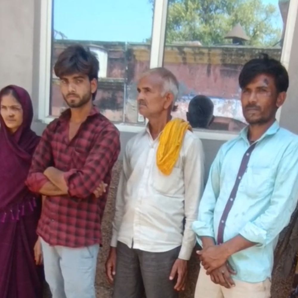 एटा में विवाहिता को ससुराल पक्ष ने पीटा:मामूली विवाद में गंभीर घायल, पुलिस ने जांच शुरू की