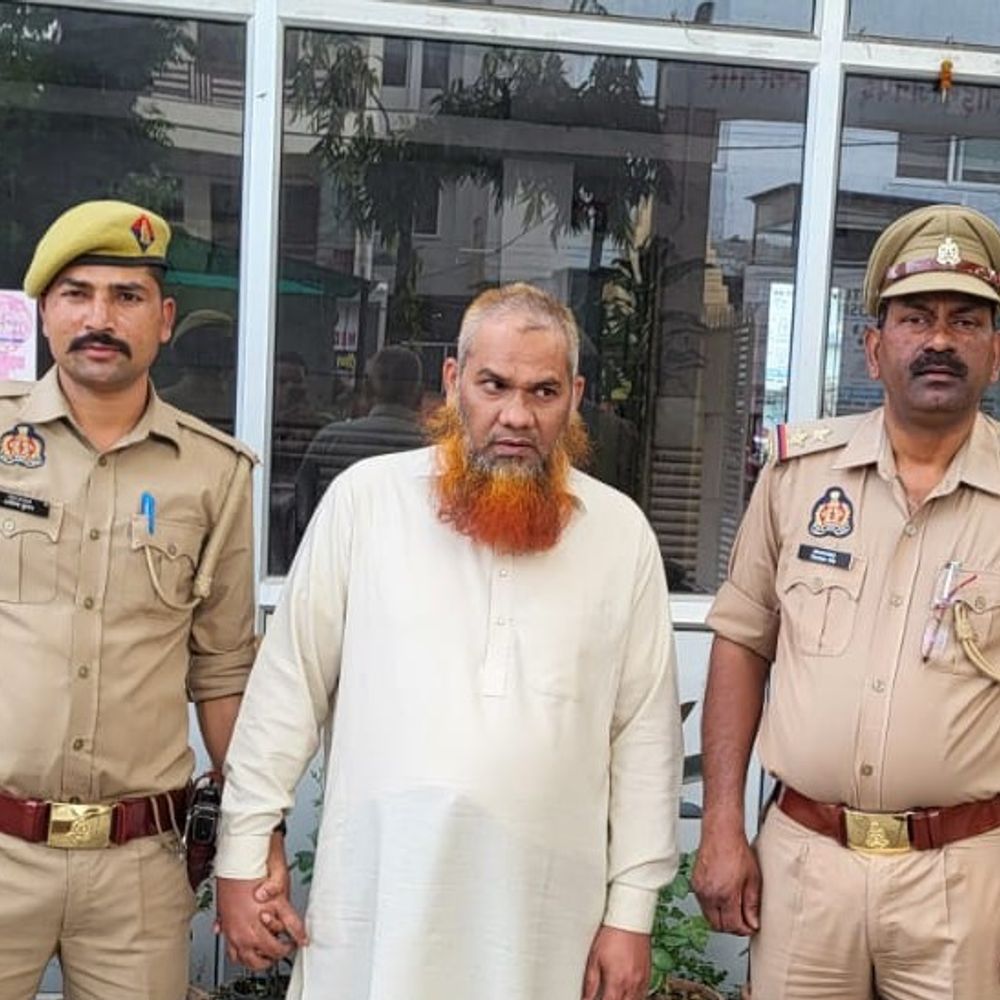 मुजफ्फरनगर में 25 हजार का इनामी ठग गिरफ्तार:सऊदी अरब से लौटते ही पुलिस ने पकड़ा, करोड़ों की ठगी का खुलासा