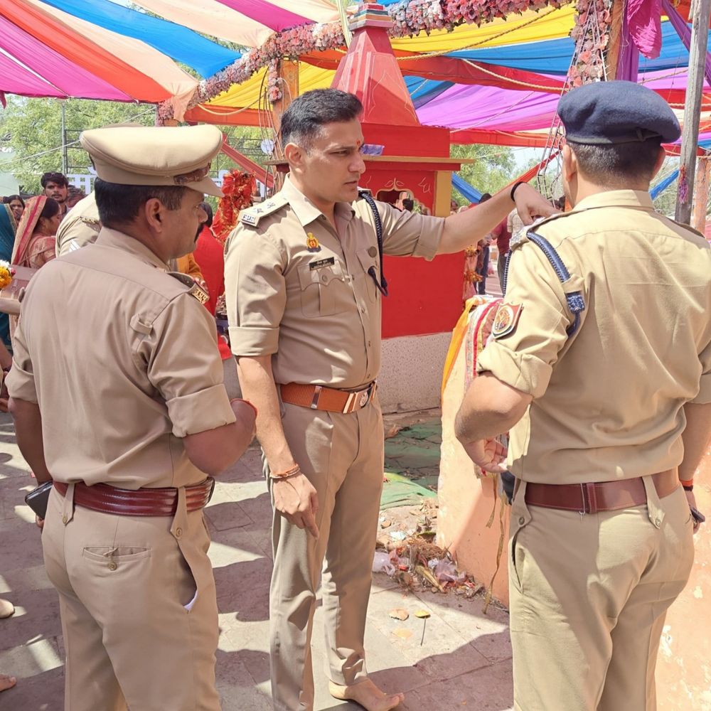 मां बाराही देवी धाम पर कड़ी सुरक्षा:एसपी ने प्रवेश, निकास, पार्किंग, भीड़ नियंत्रण और महिला सुरक्षा का जायजा लिया