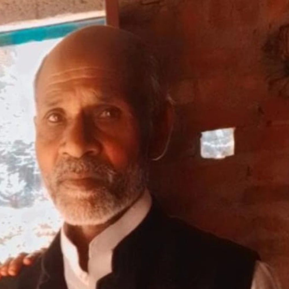 जालौन में बाइक की टक्कर से बुजुर्ग की मौत:काम निपटाकर लौट रहे थे घर, इलाज के लिए झांसी ले जाते समय गई जान