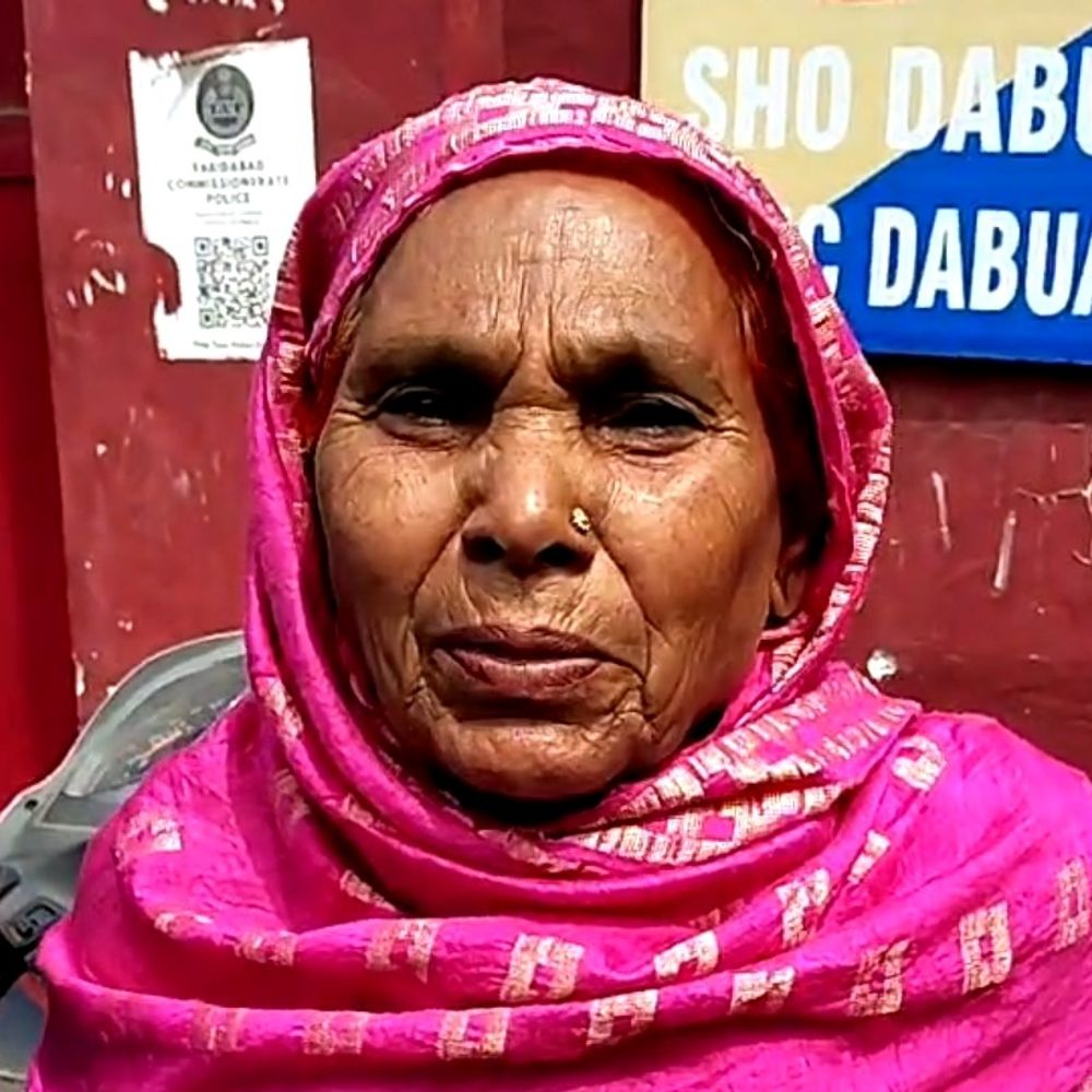 फरीदाबाद में बुजुर्ग महिला से ठगी:  3 युवकों ने बातों में उलझाकर सोने के कुंडल उतरवाए; बोलीं- एकदम सुन्न हो गईं – Ballabgarh News