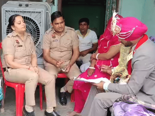 16 साल की दुल्हन लेने आया 25 साल का युवक:  जींद पुलिस ने छापा मार रुकवाई शादी; डांस करते, खाना छोड़ भागे मेहमान, ₹4 लाख खर्च किए – Uchana News