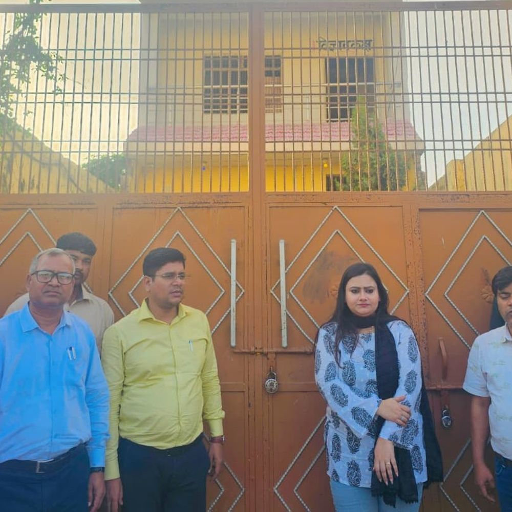 गोंडा में केजीएन पब्लिक स्कूल बंद:छात्रा से छेड़छाड़, अवैध संचालन पर प्रशासन का एक्शन