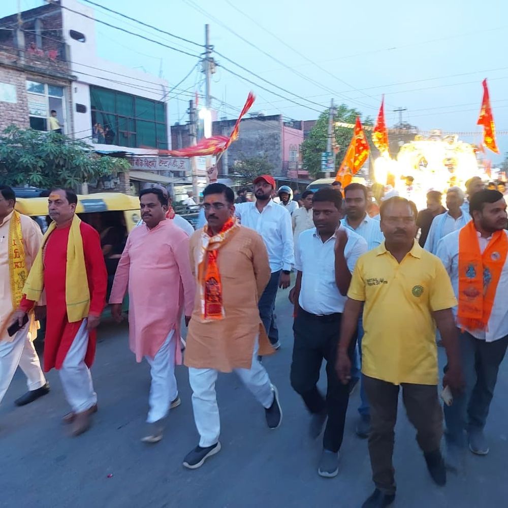 औरैया में रामनवमी शोभायात्रा, सैकड़ों लोग हुए शामिल:जय श्रीराम के उद्घोष से गूंजा कस्बा, झांकी रही आकर्षक का केंद्र