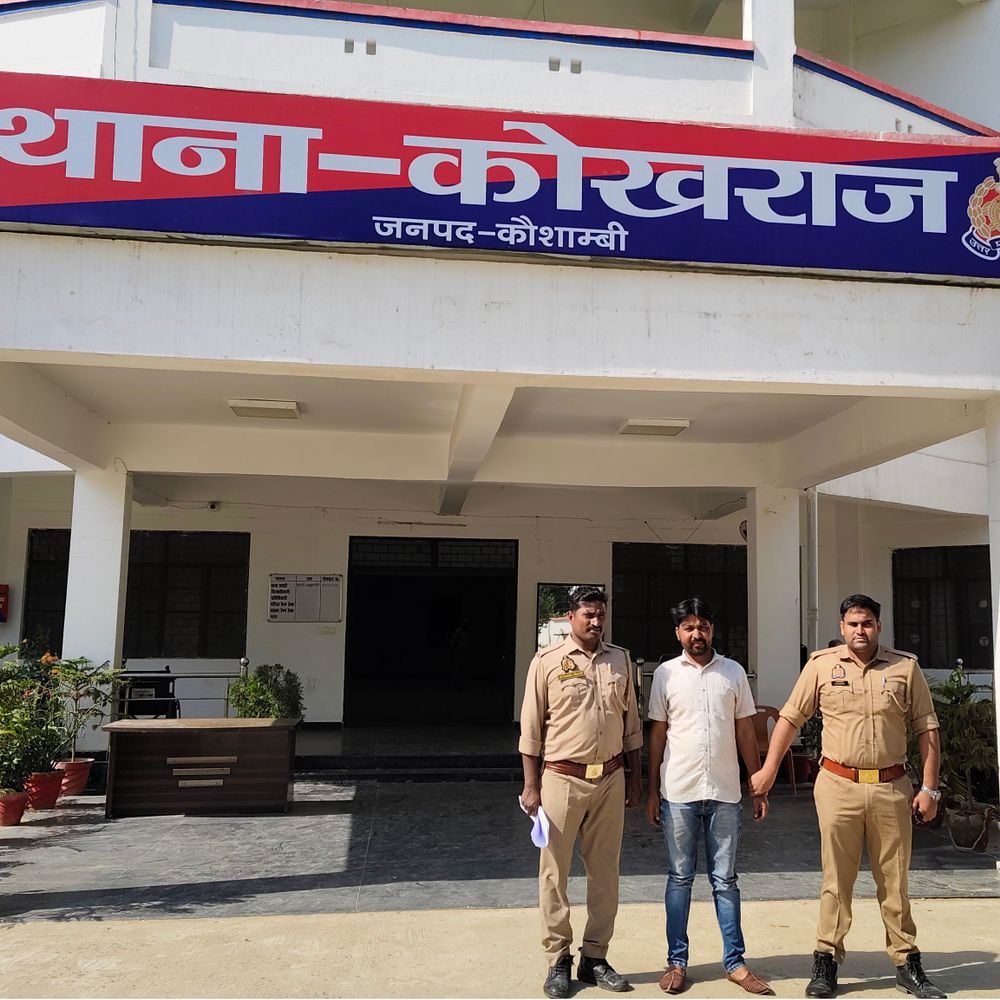 कौशांबी में STF-पुलिस ने फर्जीवाड़े का खुलासा किया:कोखराज थाने के पीछे यार्ड से दो ट्रक बरामद, एक आरोपी गिरफ्तार