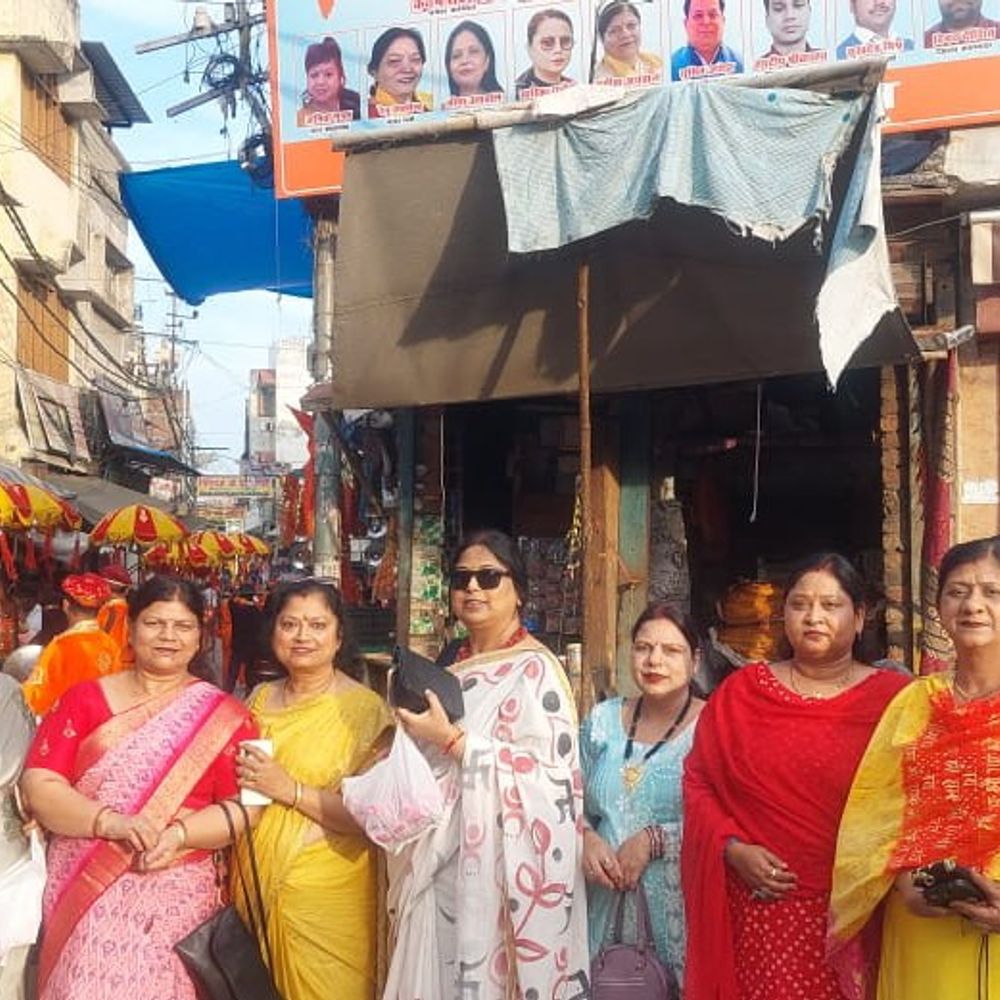 रामनवमी पर राष्ट्रीय हिंदू जागृति संघ ने निकाली शोभायात्रा:रामपुर में लोगों ने पुष्प वर्षा कर श्रद्धालुओं का अभिनंदन किया