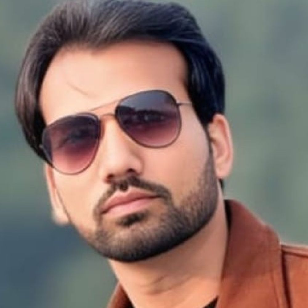 बिजनौर के युवक की दिल्ली में बस हादसे में मौत:जयपुर से लौटते समय करोल बाग में पलटी बस, दोस्त घायल