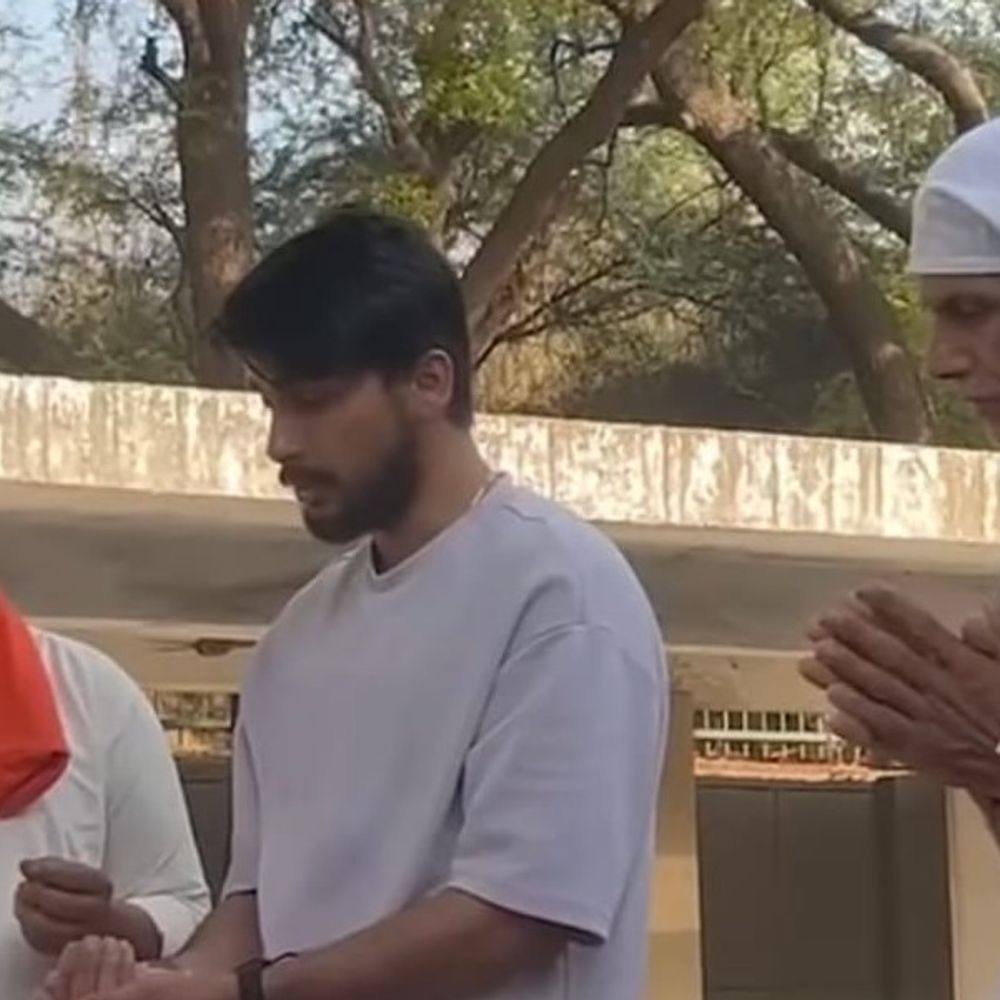 हरिद्वार गंगा में हरीश राणा की अस्थि का विसर्जन:बेटे की इच्छामृत्यु के बाद पिता अशोक राणा ने कहा- सभी ने हमारा साथ दिया