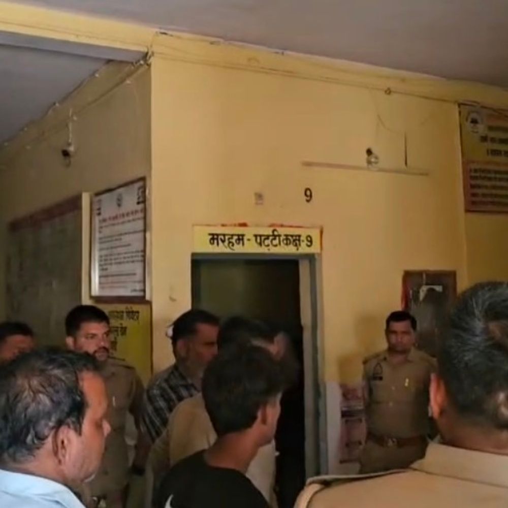 कानपुर देहात के डेरापुर में लोडर-बाइक की भिड़ंत:एक युवक की मौत, साथी घायल; पुलिस जांच में जुटी