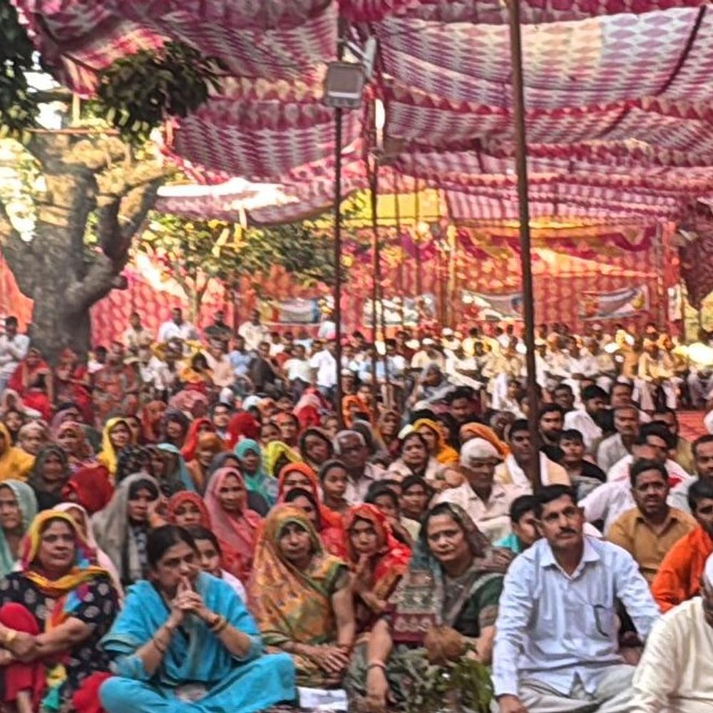 हापुड़ के असौड़ा में 4 दिवसीय सामवेद महायज्ञ शुरू:राष्ट्र की सुख-समृद्धि और शांति के लिए हो रहा आयोजन