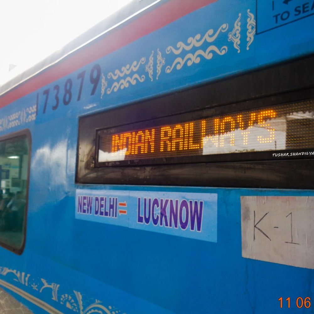 एनटीईएस की गड़बड़ी से भटके रहे शताब्दी के यात्री:मेगा ब्लॉक के बीच गलत सूचना से मचा भ्रम, यात्रियों से मनमाना किराया वसूला