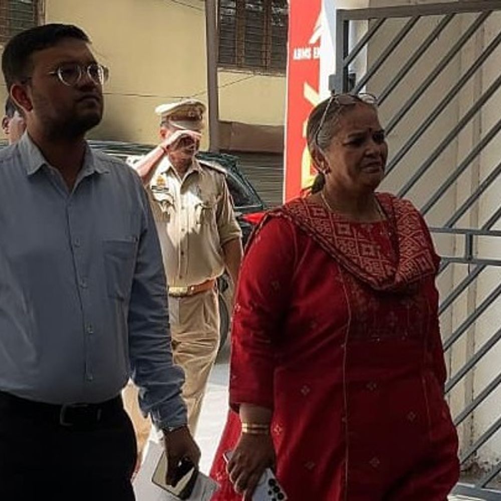 लखनऊ में मल्टीलेवल पार्किंग पर ₹10 लाख का जुर्माना:मेयर और नगर आयुक्त ने मारा था छापा, 30 को हजरतगंज की पार्किंग का खुलेगा टेंडर