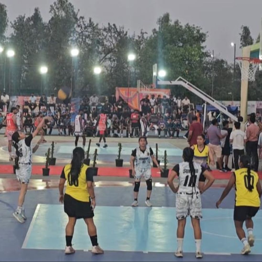 मेरठ में गयाजी सेंट्रल यूनिवर्सिटी के बच्चों का शानदार प्रदर्शन:अखिल भारतीय बास्केटबॉल टूर्नामेंट; बालिका और बालक टीम ने नॉकआउट में जगह बनाई