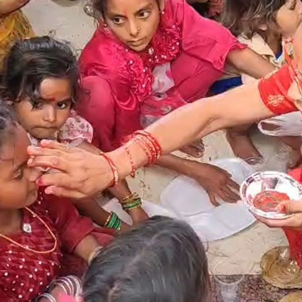 नैमिषारण्य में नवमी पर उमड़ा आस्था का सैलाब:मां ललिता देवी मंदिर में दर्शन, राम जन्मोत्सव और कन्या पूजन को उमड़े श्रद्धालु