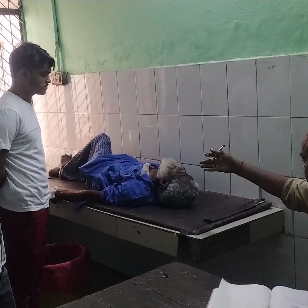 सीतापुर में वाहन की टक्कर से दिव्यांग की मौत:ट्राइसाइकिल सवार बुजुर्ग को मारी टक्कर, राहगीर ने भिजवाया था अस्पताल