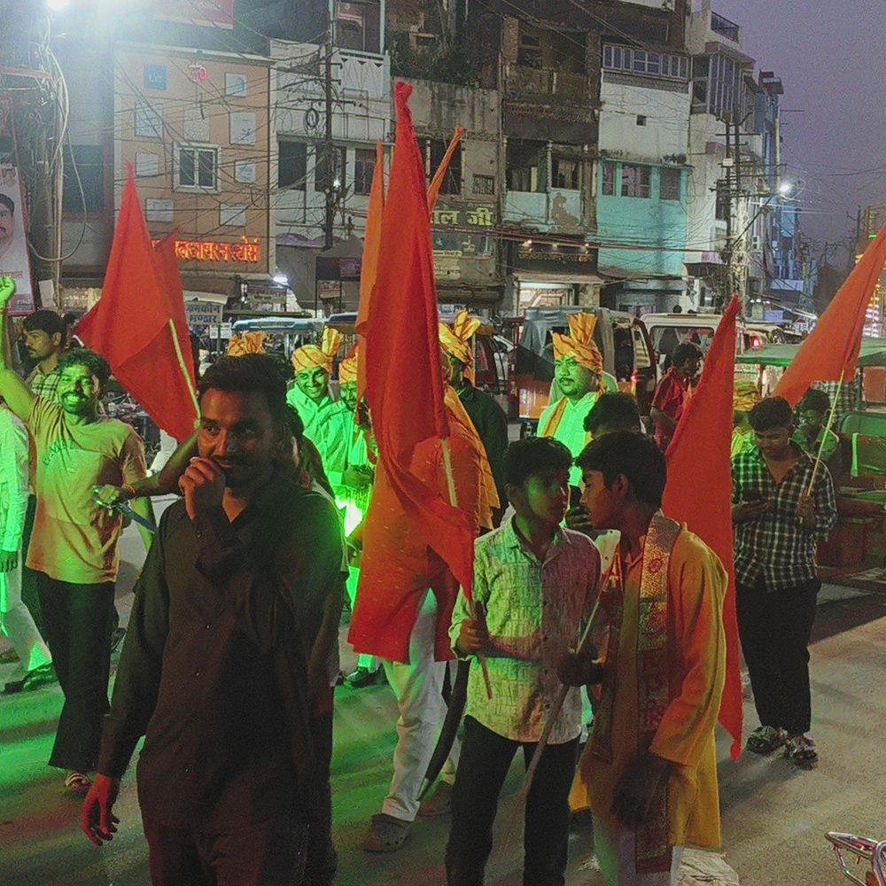 प्रतापगढ़ में रामनवमी पर भव्य शोभायात्रा निकली:शहर 'जय श्रीराम' के जयघोष से गूंजा, ड्रोन से हुई निगरानी