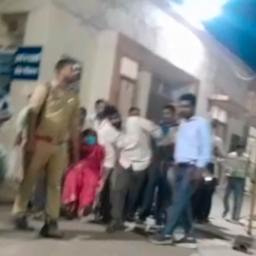 पूर्व नपं अध्यक्ष चंद्रमा देवी की जेल में बिगड़ी तबीयत:फर्जीवाड़े मामले में भेजा गया है जेल, एंबुलेंस से जिला अस्पताल लाया गया