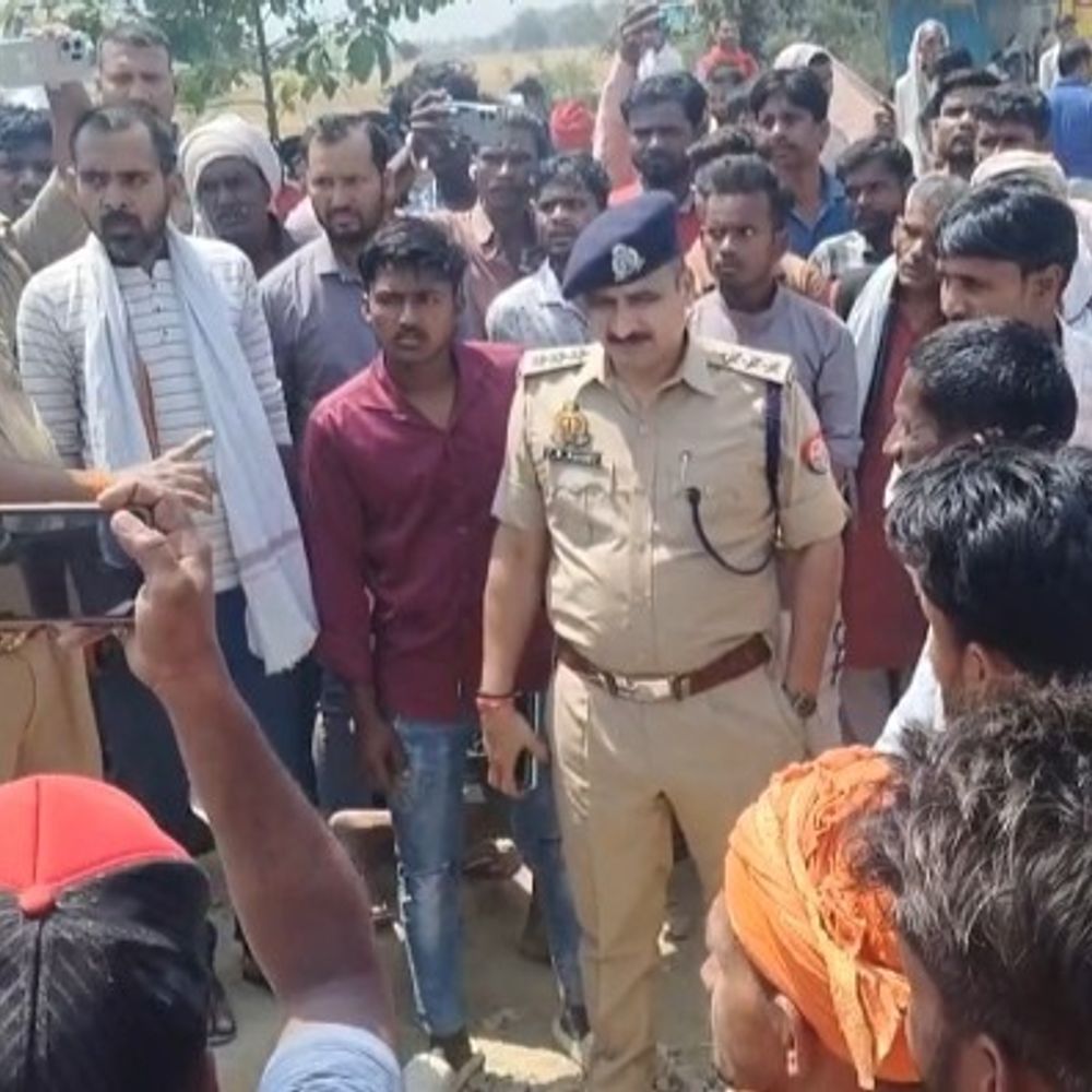 कौशांबी में इलाज के दौरान महिला की मौत:परिजनों ने सड़क जाम कर किया प्रदर्शन, नर्सिंग होम हुआ सील