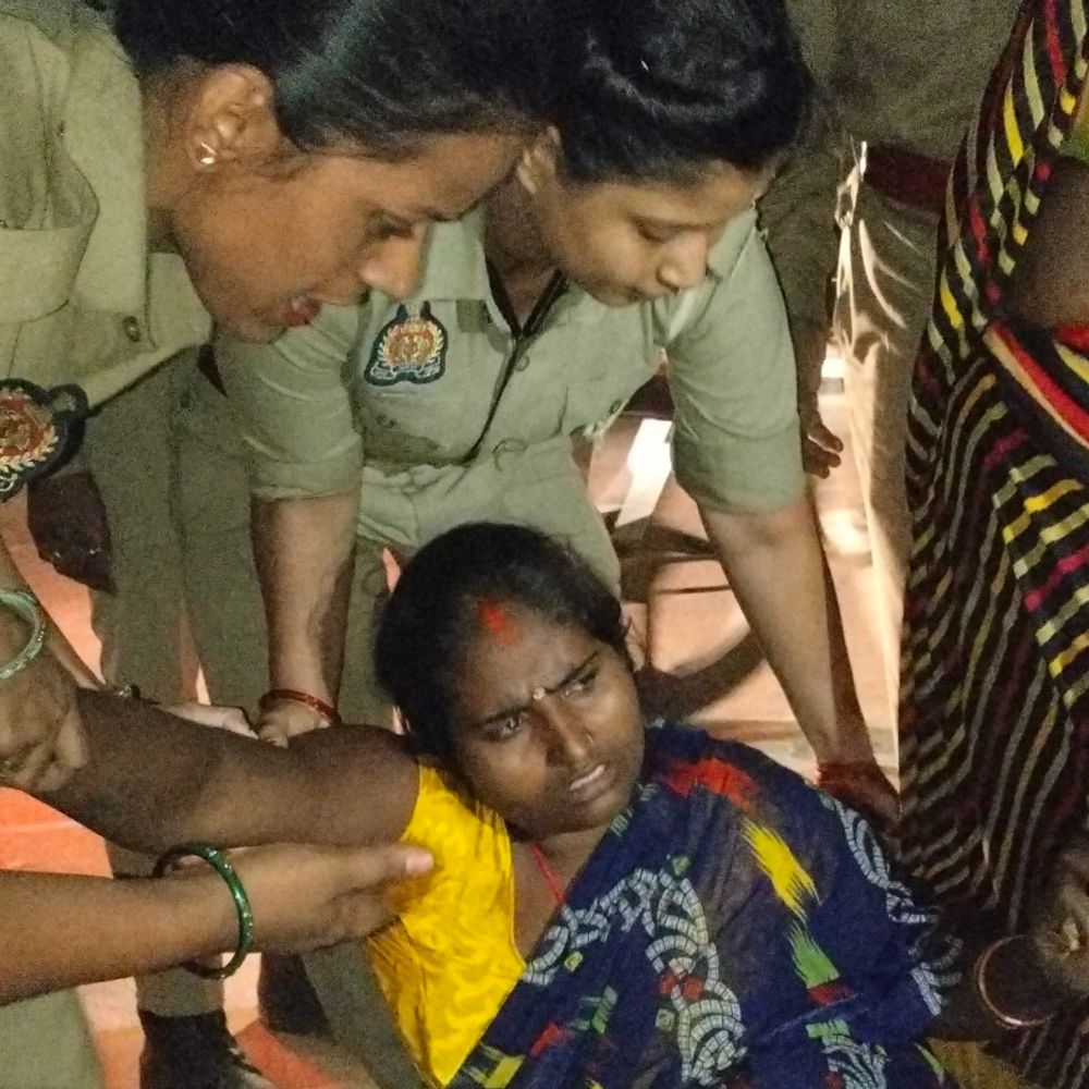 बलिया में गर्भवती की मौत के बाद डॉक्टर गिरफ्तार:ऑपरेशन के दौरान ही तोड़ दिया था दम, जबरन 30 हजार रुपए जमा कराने का है आरोप