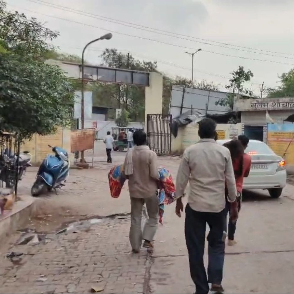 बांदा में केन नदी में दो नाबालिग डूबीं:भैंस चराते समय पैर फिसला, दोनों की मौत