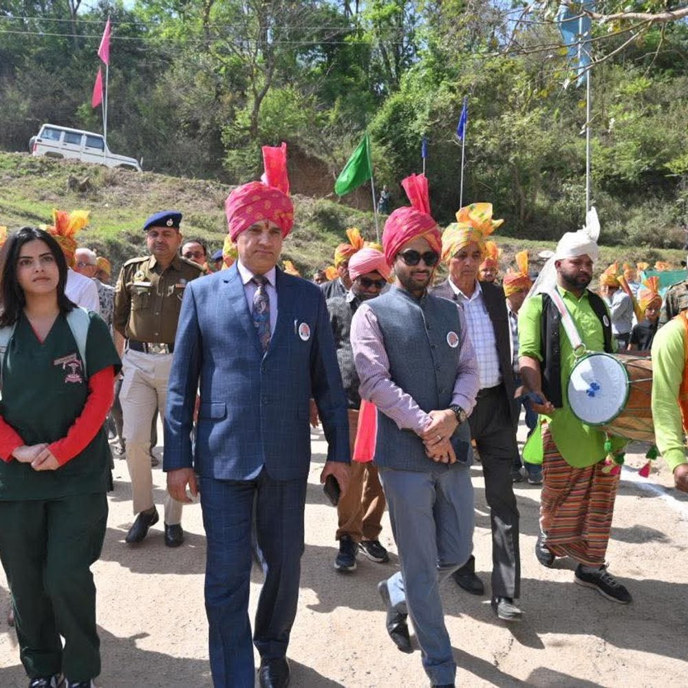 देव संस्कृति के रंग में रंगा सुकेत देवता मेला:  सुंदरनगर में सैकड़ों देवी-देवताओं ने किया नगर भ्रमण, 200 रथों के साथ निकली भव्य शोभायात्रा – Mandi (Himachal Pradesh) News