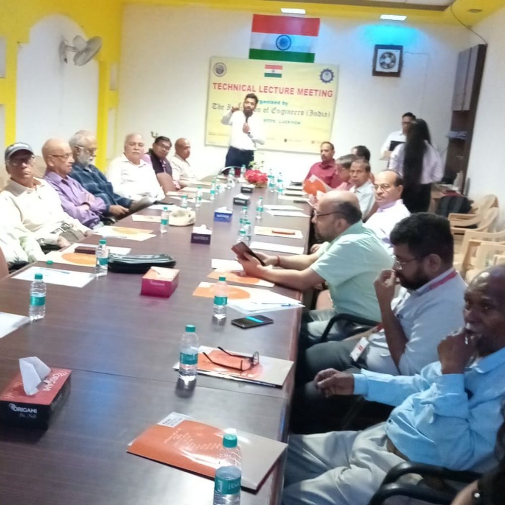 आई.ई.आई. भवन में 'वित्तीय जागरूकता' सत्र:लखनऊ में विशेषज्ञों ने दिए निवेश और बचत के महत्वपूर्ण टिप्स