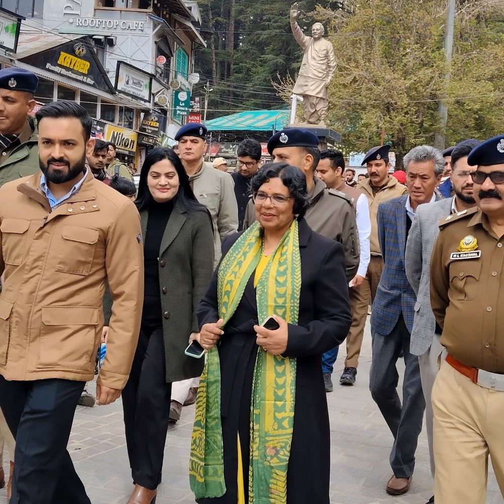 राष्ट्रीय महिला आयोग की अध्यक्ष मनाली पहुंचीं:  दो घंटे अधिकारियों से की चर्चा, महिला सुरक्षा, उत्थान योजनाओं की ली जानकारी – Manali News