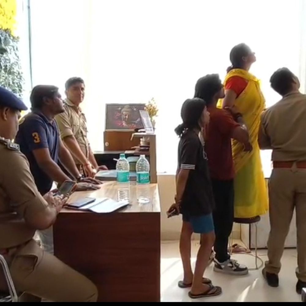 मैनपुरी महिला से टप्पेबाजी, जेवर लेकर फरार हुए ठग:CO सिटी ने जांच की, जल्द गिरफ्तारी का आश्वासन