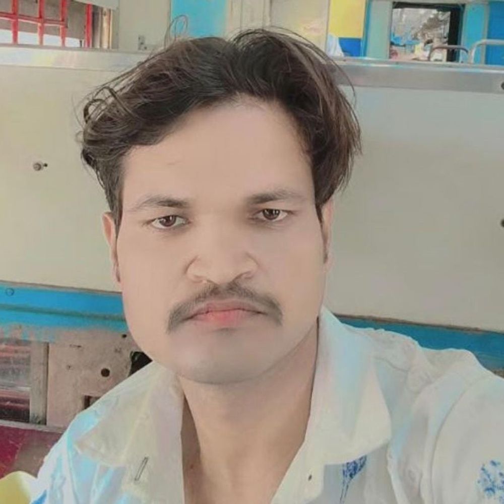 सड़क हादसे में युवक की मौत:तेज रफ्तार कार ने बाइक को मारी टक्कर, कानपुर का रहने वाला था मृतक