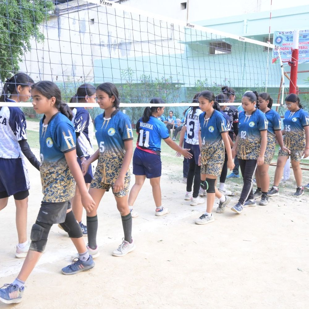प्रयागराज में ‘अस्मिता-खेलो इंडिया’ महिला वॉलीबॉल लीग शुरू:16 टीमें लेंगी हिस्सा, राष्ट्रीय स्तर तक खेलने का मिलेगा अवसर