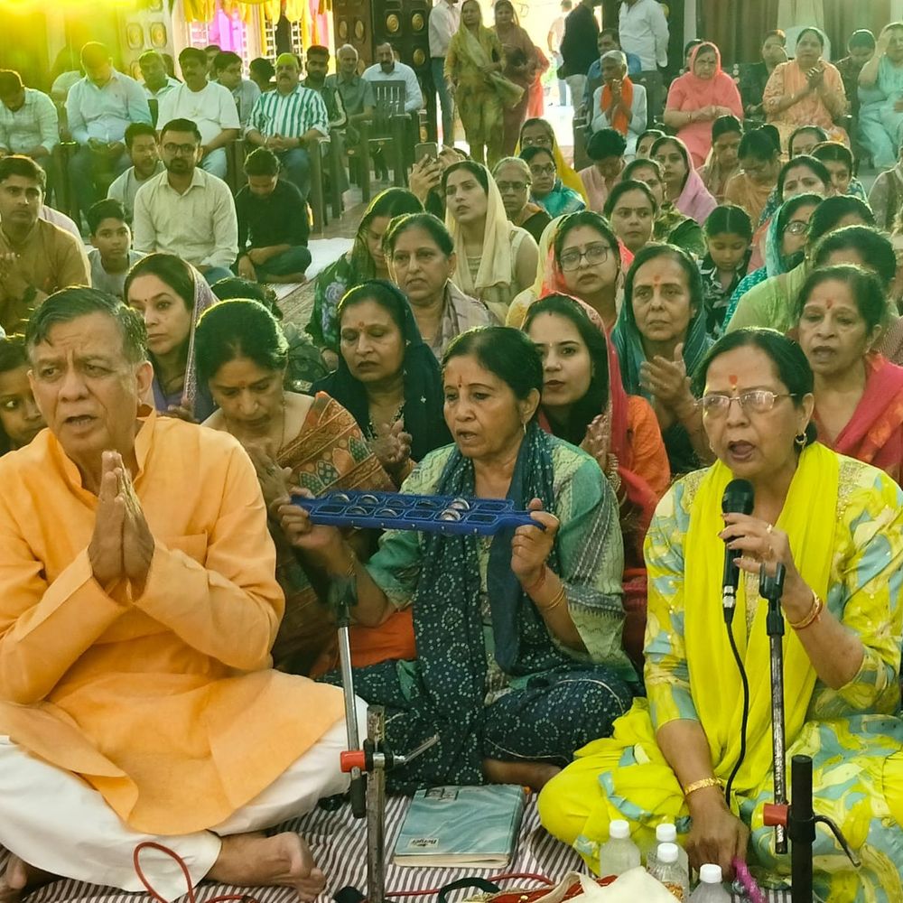 रामनवमी पर भक्ति में रमे विधानसभा अध्यक्ष सतीश महाना:कानपुर में पत्नी के साथ गाया- मेरी झोपड़ी के भाग्य आज खुल जाएंगे, राम आएंगे